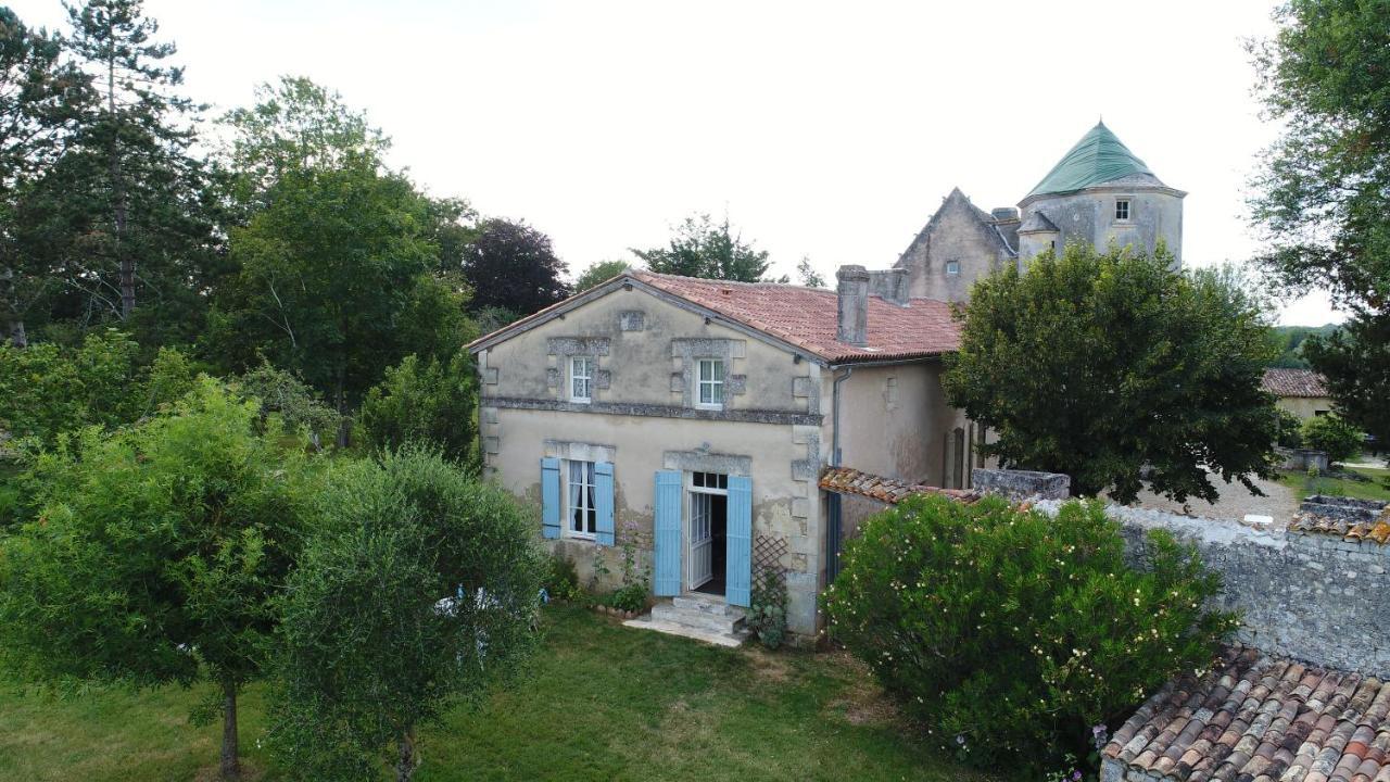 Gite Du Chateau De Pernan Avy Екстериор снимка
