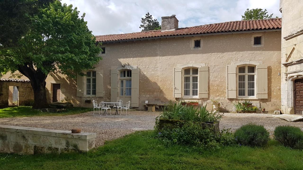 Gite Du Chateau De Pernan Avy Екстериор снимка