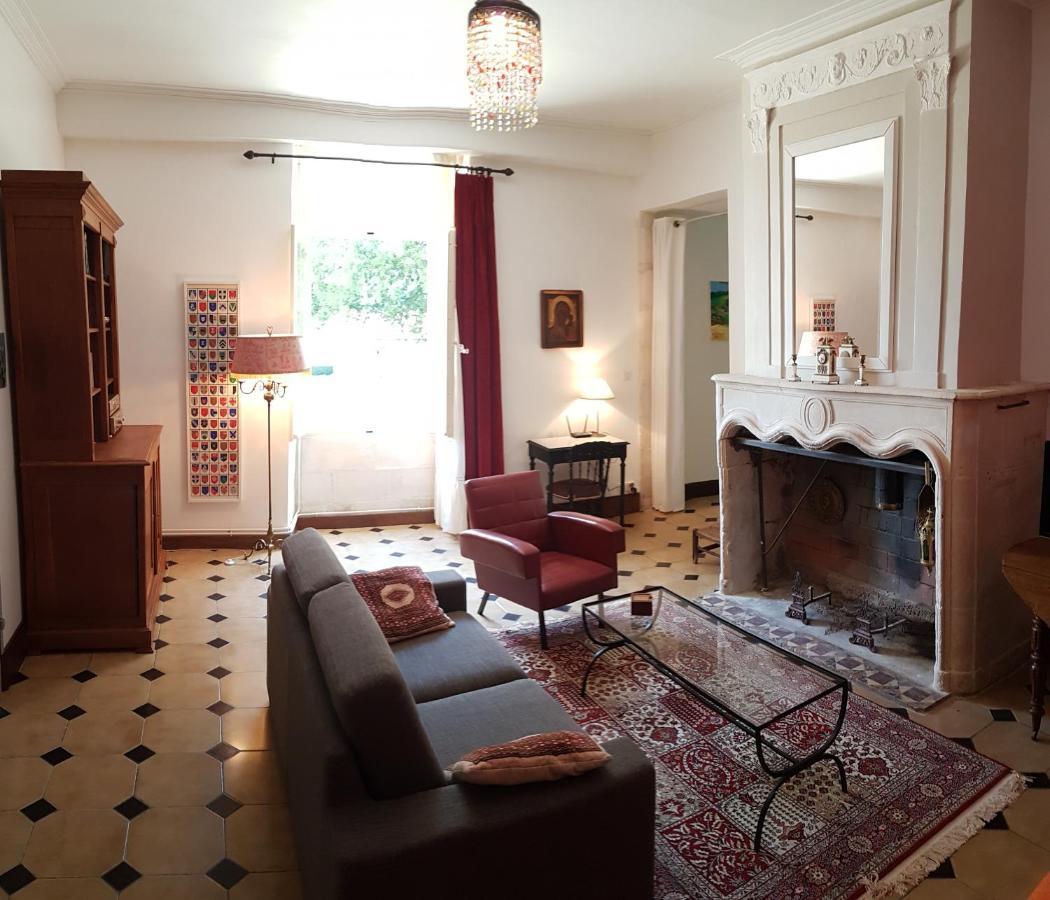 Gite Du Chateau De Pernan Avy Екстериор снимка